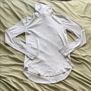 Women's Gray Turtleneck Top